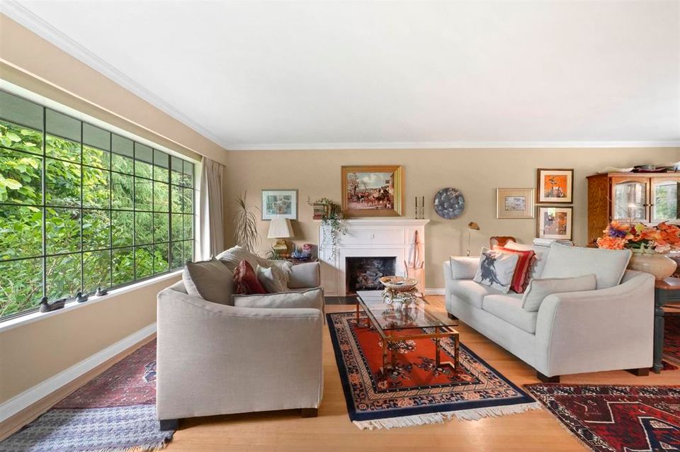 262811785-3 at 807 21st Street, Mosquito Creek, North Vancouver