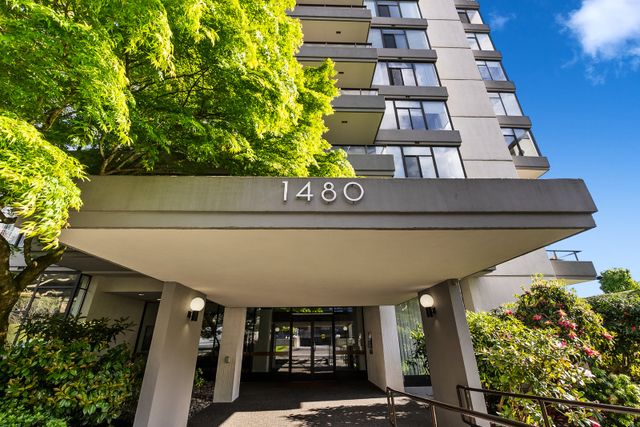 1480-duchess-38fulldefault at 1202 - 1480 Duchess Avenue, Ambleside, West Vancouver 1480-duchess-38fulldefault at 1202 - 1480 Duchess Avenue, Ambleside, West Vancouver