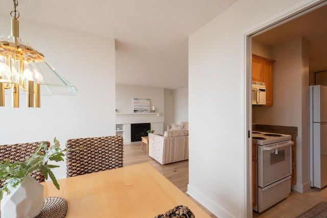 1480-duchess-avenue-ambleside-west-vancouver-12 at 1202 - 1480 Duchess Avenue, Ambleside, West Vancouver 1480-duchess-avenue-ambleside-west-vancouver-12 at 1202 - 1480 Duchess Avenue, Ambleside, West Vancouver