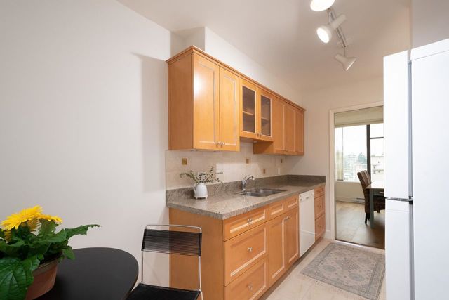 1480-duchess-avenue-ambleside-west-vancouver-16 at 1202 - 1480 Duchess Avenue, Ambleside, West Vancouver 1480-duchess-avenue-ambleside-west-vancouver-16 at 1202 - 1480 Duchess Avenue, Ambleside, West Vancouver