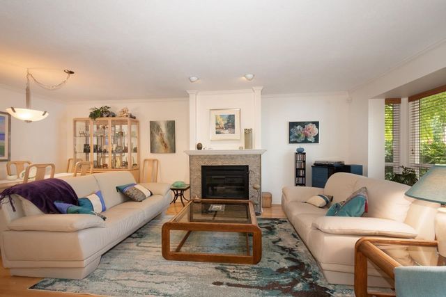 209-e-6th-street-lower-lonsdale-north-vancouver-07 at 102 - 209 E 6th Street, Lower Lonsdale, North Vancouver