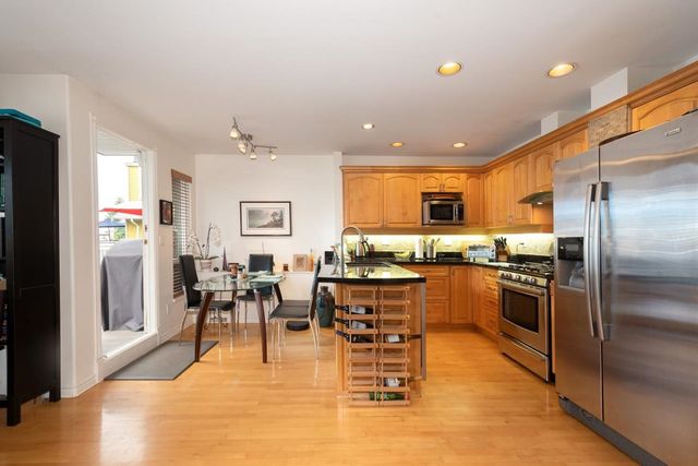 209-e-6th-street-lower-lonsdale-north-vancouver-10 at 102 - 209 E 6th Street, Lower Lonsdale, North Vancouver