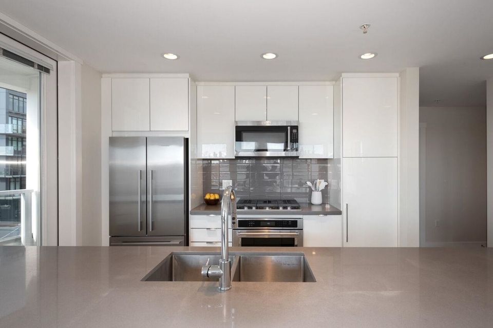 277-w-1st-street-lower-lonsdale-north-vancouver-14 at 307 - 277 W 1st Street, Lower Lonsdale, North Vancouver