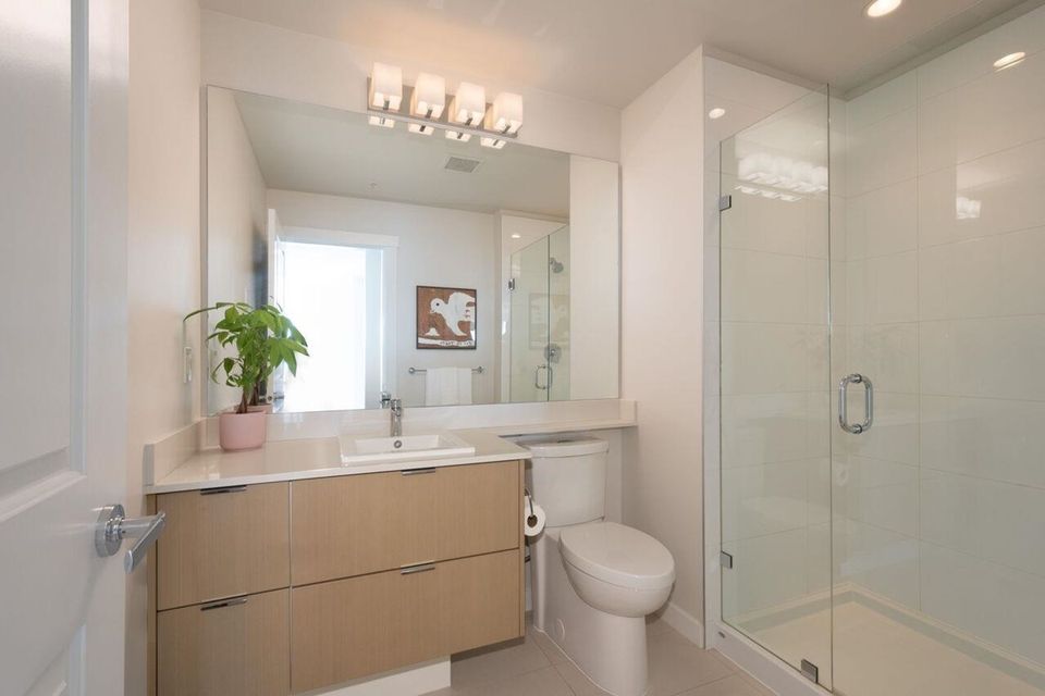 277-w-1st-street-lower-lonsdale-north-vancouver-23 at 307 - 277 W 1st Street, Lower Lonsdale, North Vancouver