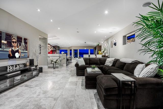 1155-duchess-avenue-ambleside-west-vancouver-08 at 1155 Duchess Avenue, Ambleside, West Vancouver 1155-duchess-avenue-ambleside-west-vancouver-08 at 1155 Duchess Avenue, Ambleside, West Vancouver