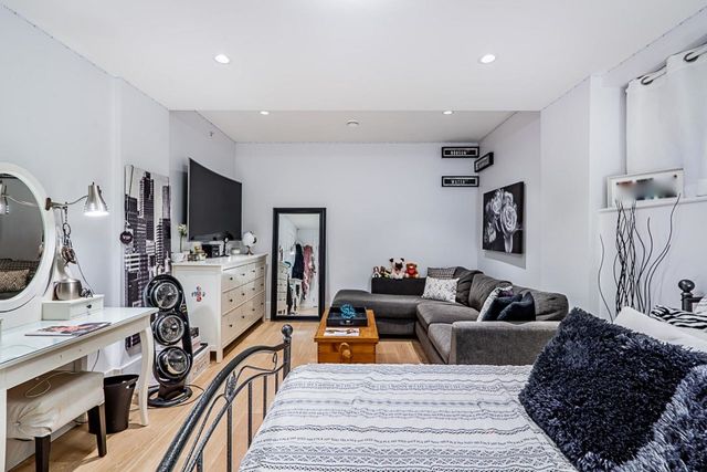 1155-duchess-avenue-ambleside-west-vancouver-29 at 1155 Duchess Avenue, Ambleside, West Vancouver 1155-duchess-avenue-ambleside-west-vancouver-29 at 1155 Duchess Avenue, Ambleside, West Vancouver