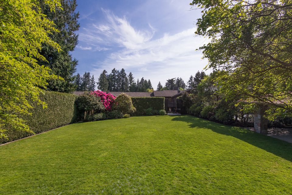 052 at 2938 Mathers Avenue, Altamont, West Vancouver