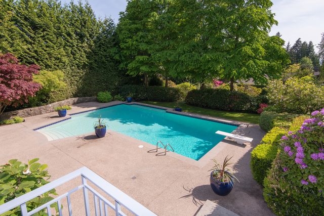 046 at 2938 Mathers Avenue, Altamont, West Vancouver