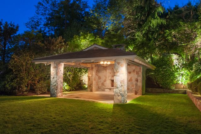 055 at 2938 Mathers Avenue, Altamont, West Vancouver