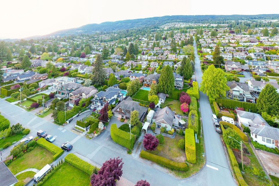 2312-kings-avenue-dundarave-west-vancouver-36 at 2312 Kings Avenue, Dundarave, West Vancouver