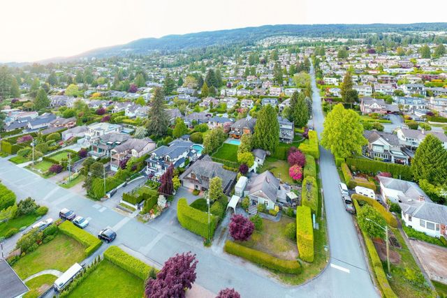 2312-kings-avenue-dundarave-west-vancouver-36 at 2312 Kings Avenue, Dundarave, West Vancouver 2312-kings-avenue-dundarave-west-vancouver-36 at 2312 Kings Avenue, Dundarave, West Vancouver