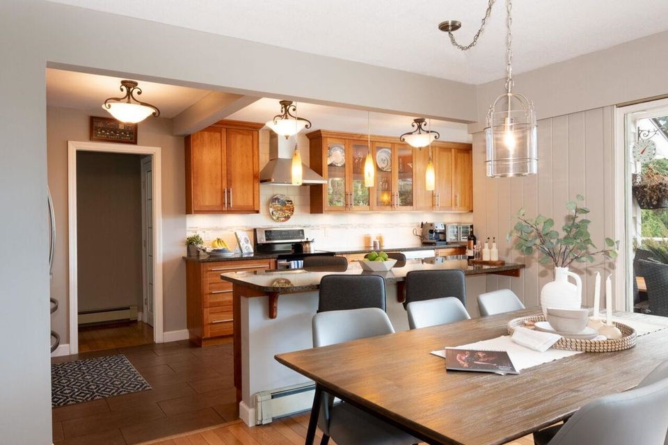 5703-bluebell-drive-eagle-harbour-west-vancouver-06 at 5703 Bluebell Drive, Eagle Harbour, West Vancouver