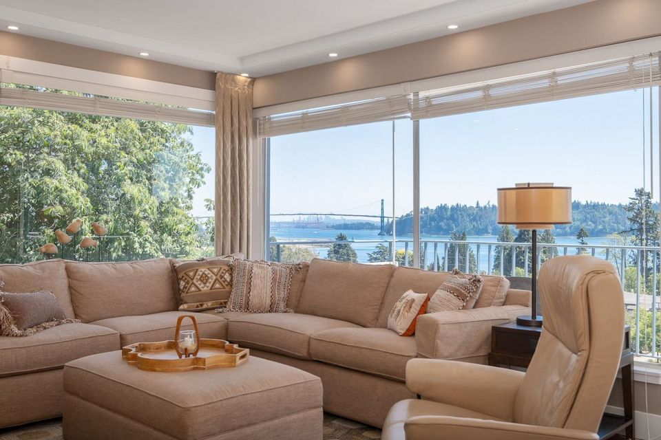 1730-duchess-avenue-ambleside-west-vancouver-01 at 404 - 1730 Duchess Avenue, Ambleside, West Vancouver