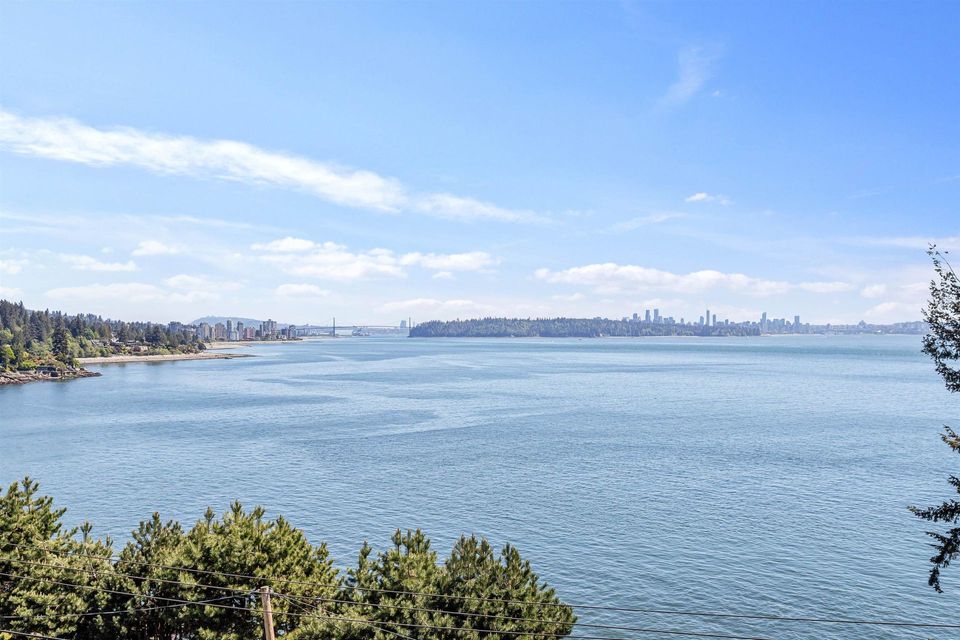 3603-sunset-lane-west-bay-west-vancouver-04 at 3603 Sunset Lane, West Bay, West Vancouver