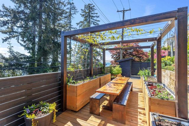 3603-sunset-lane-west-bay-west-vancouver-34 at 3603 Sunset Lane, West Bay, West Vancouver