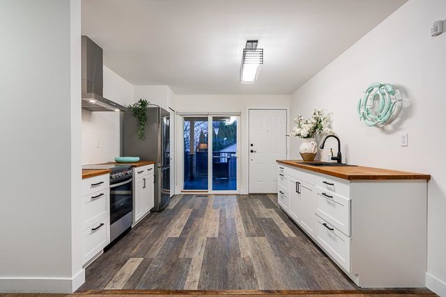 3343-manning-crescent-roche-point-north-vancouver-19 at 3343 Manning Crescent, North Vancouver, BC, Roche Point, North Vancouver 3343-manning-crescent-roche-point-north-vancouver-19 at 3343 Manning Crescent, North Vancouver, BC, Roche Point, North Vancouver