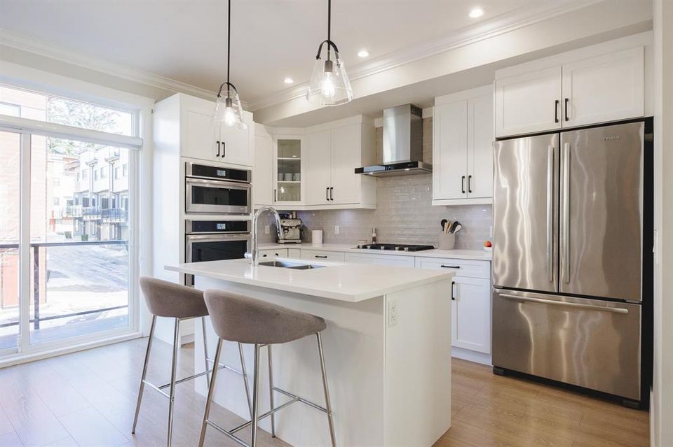 kitchen at 4 - 16355 23rd Avenue