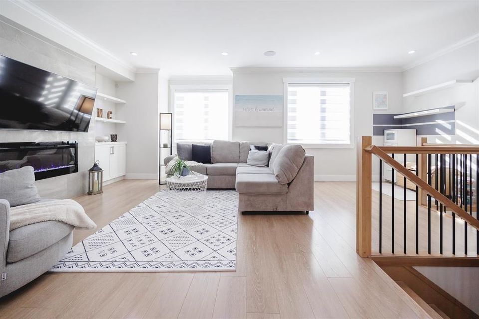 living-room at 4 - 16355 23rd Avenue