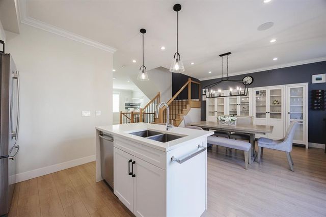 eating-area at 4 - 16355 23rd Avenue