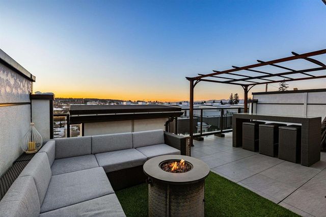 patio at 4 - 16355 23rd Avenue