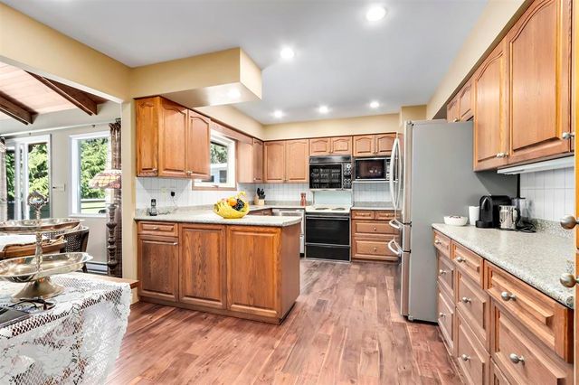 pic6 at 4343 Patterdale Drive, Canyon Heights NV, North Vancouver