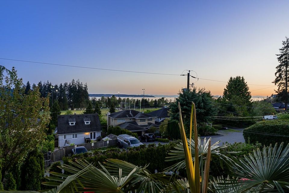 1075-esplanade-avenue-park-royal-west-vancouver-03 at 1075 Esplanade Avenue, Ambleside, West Vancouver