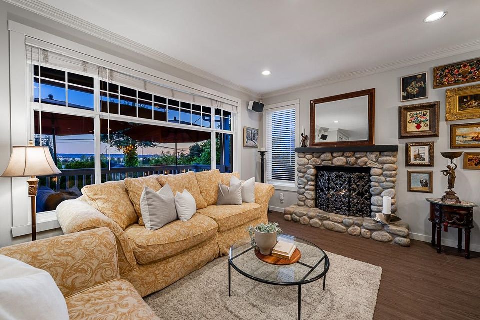 1075-esplanade-avenue-park-royal-west-vancouver-06 at 1075 Esplanade Avenue, Ambleside, West Vancouver