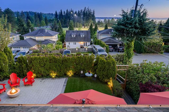 1075-esplanade-avenue-park-royal-west-vancouver-02 at 1075 Esplanade Avenue, Ambleside, West Vancouver 1075-esplanade-avenue-park-royal-west-vancouver-02 at 1075 Esplanade Avenue, Ambleside, West Vancouver