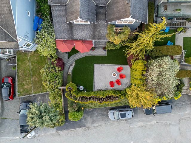 1075-esplanade-avenue-park-royal-west-vancouver-31 at 1075 Esplanade Avenue, Ambleside, West Vancouver 1075-esplanade-avenue-park-royal-west-vancouver-31 at 1075 Esplanade Avenue, Ambleside, West Vancouver