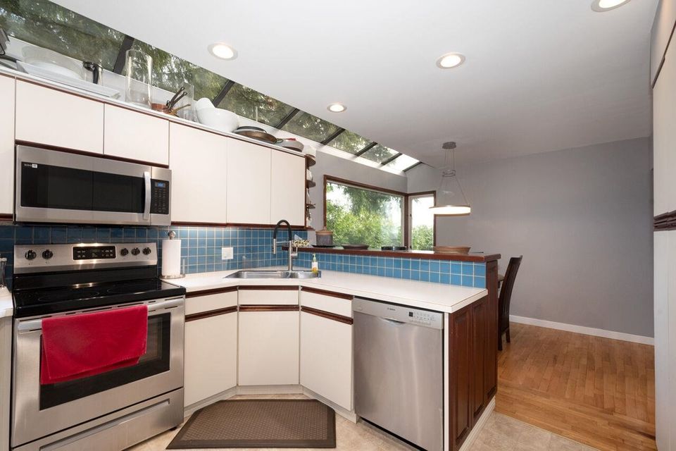 3284-mathers-avenue-westmount-wv-west-vancouver-15 at 3284 Mathers Avenue, Westmount WV, West Vancouver