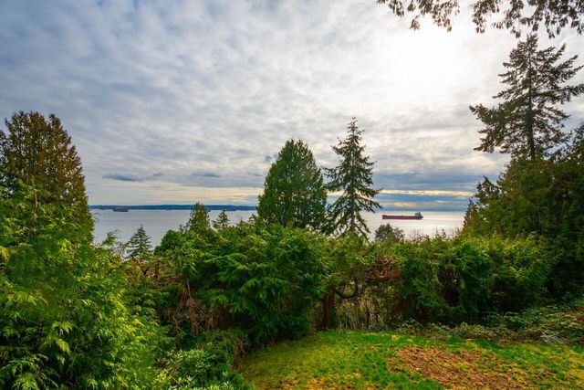 3284-mathers-avenue-westmount-wv-west-vancouver-03 at 3284 Mathers Avenue, Westmount WV, West Vancouver