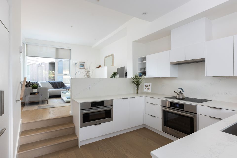 008_119-1720_fairfield_8_of_29_31 at 119 - 1720 Fairfield Road, Victoria