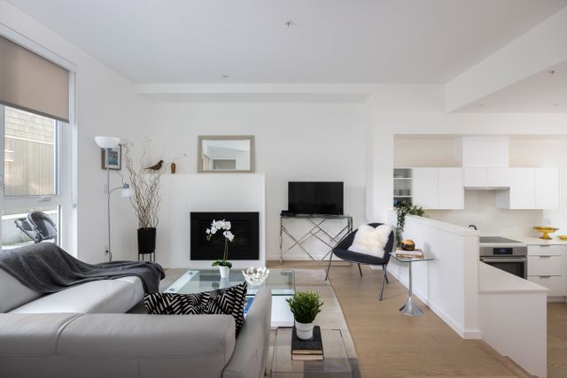 011_119-1720_fairfield_11_of_29_581 at 119 - 1720 Fairfield Road, Victoria