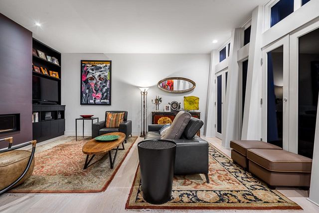 955-20th-street-ambleside-west-vancouver-02 at 955 20th Street, Ambleside, West Vancouver 955-20th-street-ambleside-west-vancouver-02 at 955 20th Street, Ambleside, West Vancouver