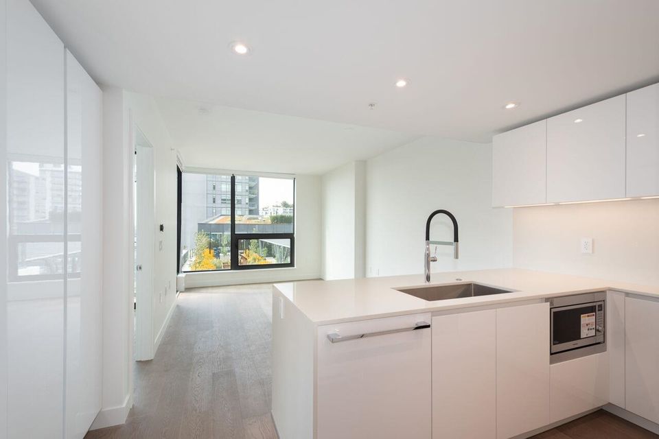 135-e-13th-street-central-lonsdale-north-vancouver-08 at 804 - 135 E 13th Street, Central Lonsdale, North Vancouver