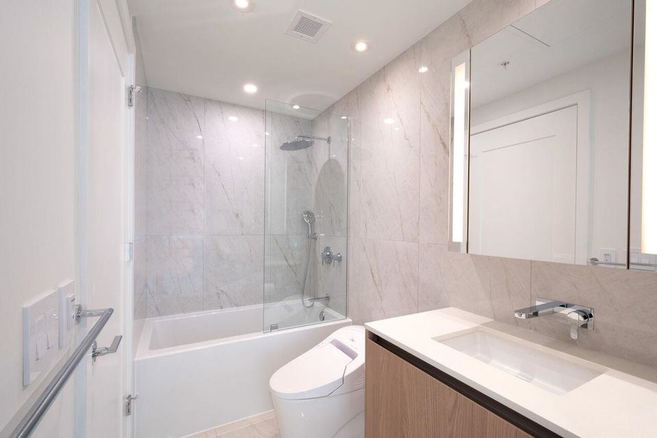 135-e-13th-street-central-lonsdale-north-vancouver-20 at 804 - 135 E 13th Street, Central Lonsdale, North Vancouver