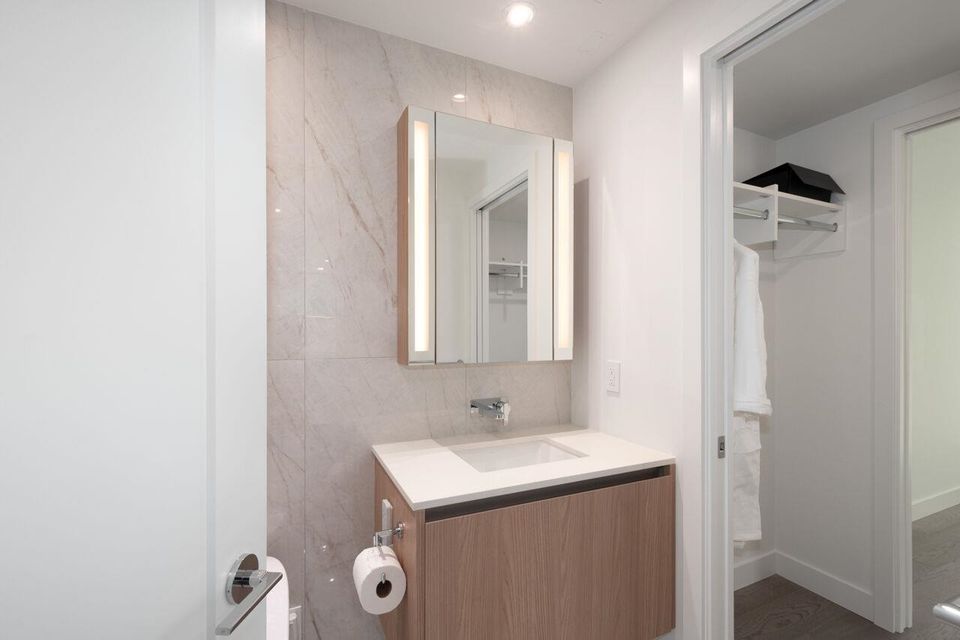 135-e-13th-street-central-lonsdale-north-vancouver-21 at 804 - 135 E 13th Street, Central Lonsdale, North Vancouver