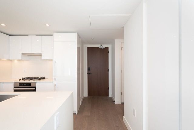 135-e-13th-street-central-lonsdale-north-vancouver-07 at 804 - 135 E 13th Street, Central Lonsdale, North Vancouver