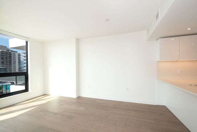 135-e-13th-street-central-lonsdale-north-vancouver-10 at 804 - 135 E 13th Street, Central Lonsdale, North Vancouver 135-e-13th-street-central-lonsdale-north-vancouver-10 at 804 - 135 E 13th Street, Central Lonsdale, North Vancouver