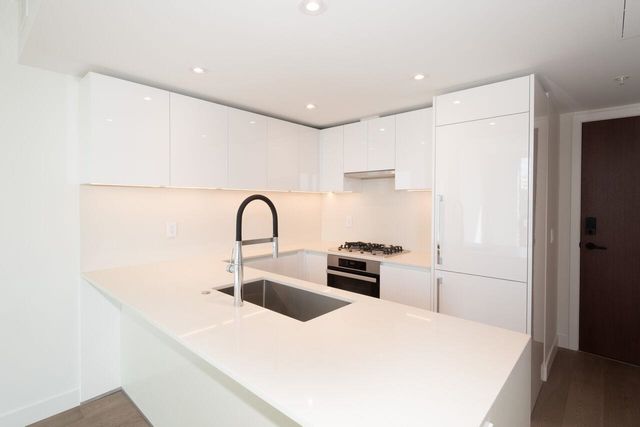 135-e-13th-street-central-lonsdale-north-vancouver-16 at 804 - 135 E 13th Street, Central Lonsdale, North Vancouver 135-e-13th-street-central-lonsdale-north-vancouver-16 at 804 - 135 E 13th Street, Central Lonsdale, North Vancouver