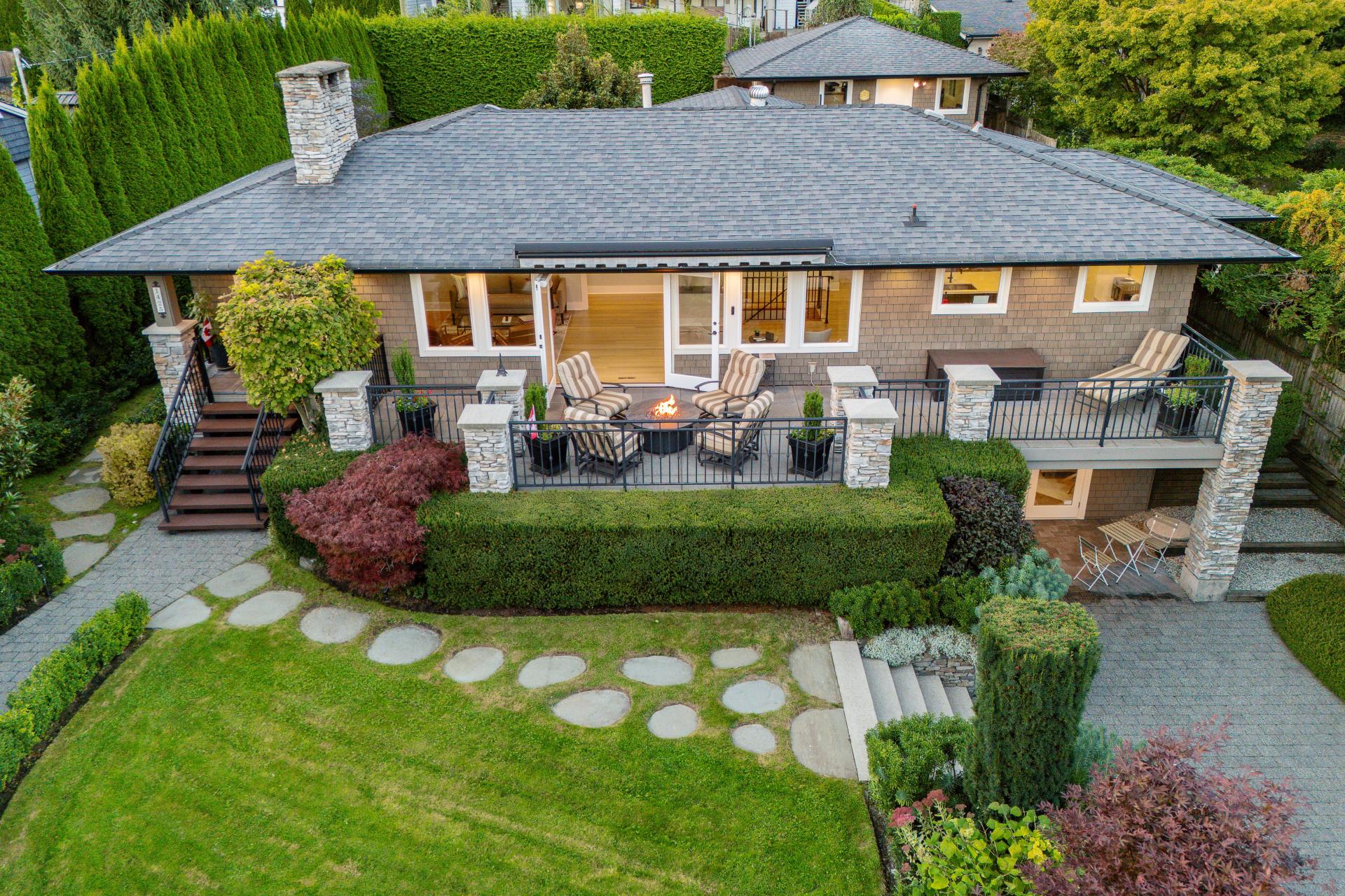 1425 Palmerston Avenue, Ambleside, West Vancouver  by Jason Jennings 1425 Palmerston Avenue, Ambleside, West Vancouver