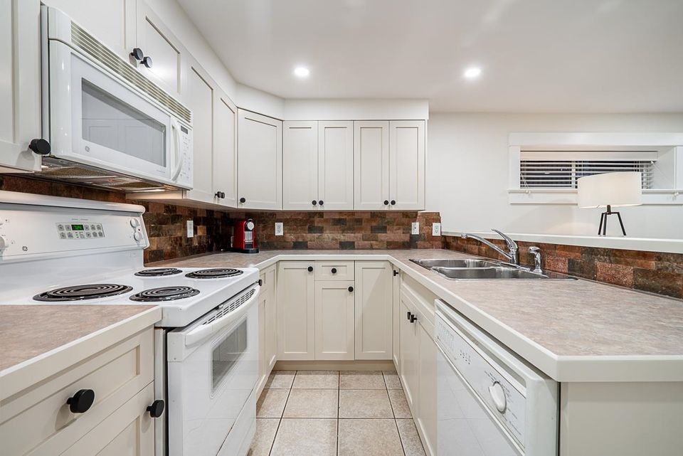 1425-palmerston-avenue-ambleside-west-vancouver-21 at 1425 Palmerston Avenue, Ambleside, West Vancouver