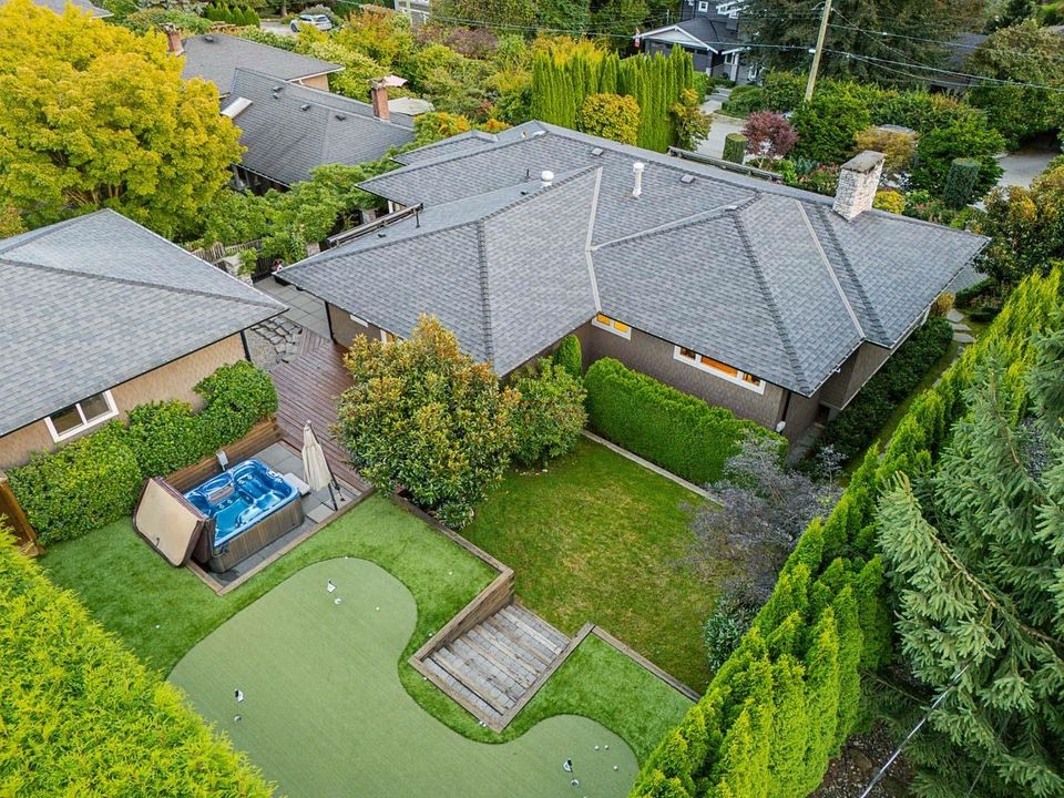 1425-palmerston-avenue-ambleside-west-vancouver-34 at 1425 Palmerston Avenue, Ambleside, West Vancouver