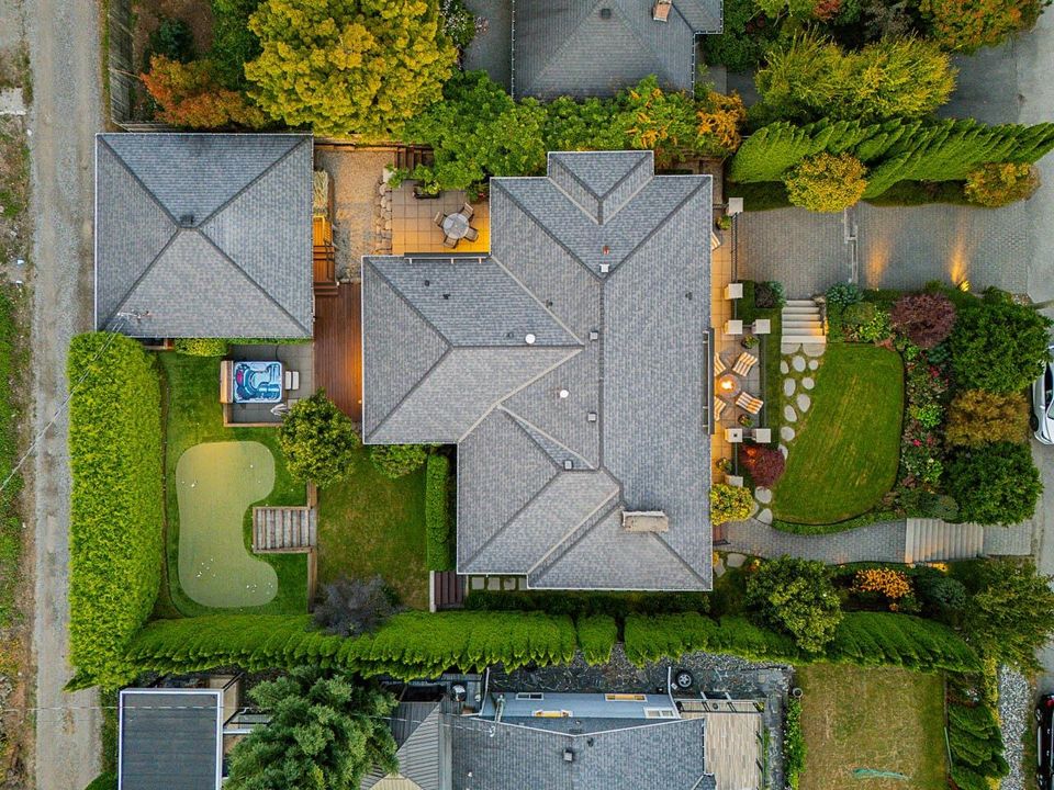 1425-palmerston-avenue-ambleside-west-vancouver-36 at 1425 Palmerston Avenue, Ambleside, West Vancouver