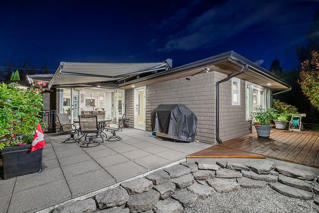 1425-palmerston-avenue-ambleside-west-vancouver-25 at 1425 Palmerston Avenue, Ambleside, West Vancouver