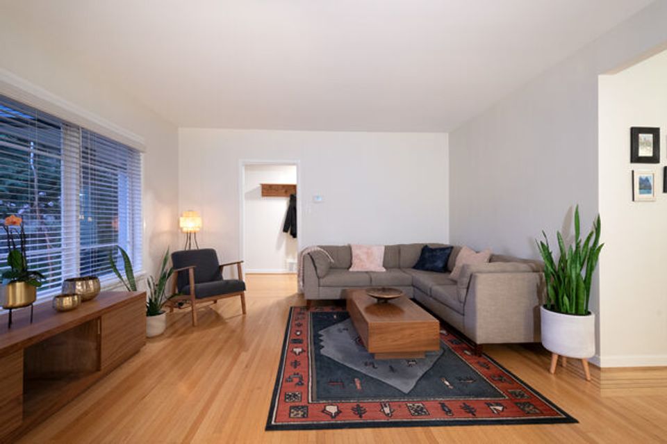 013 at 1310 29th Street, Altamont, West Vancouver