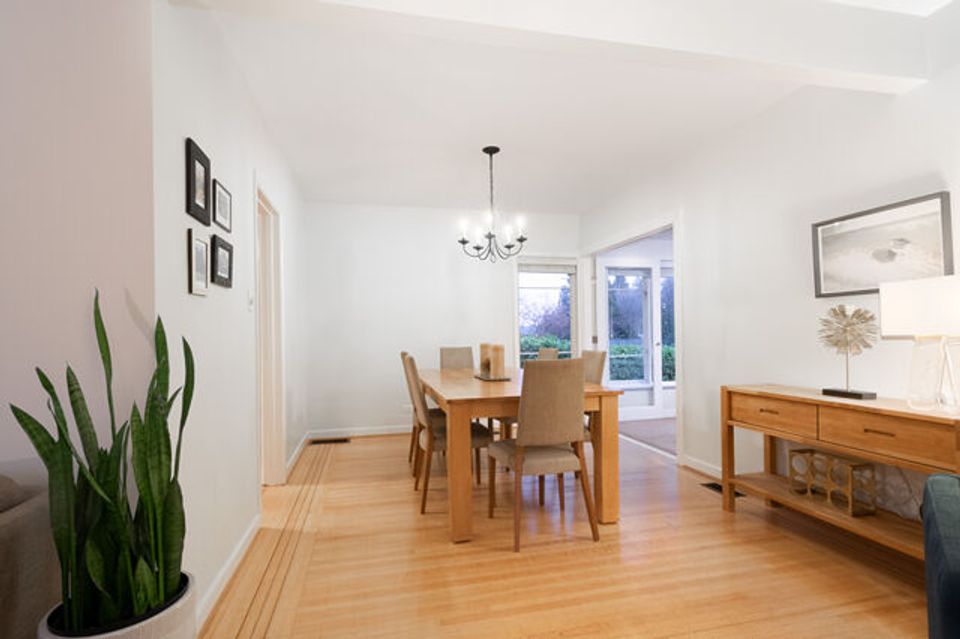 016 at 1310 29th Street, Altamont, West Vancouver