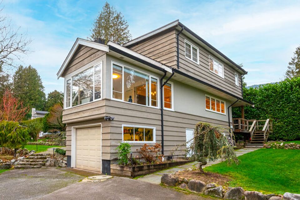 041 at 1310 29th Street, Altamont, West Vancouver