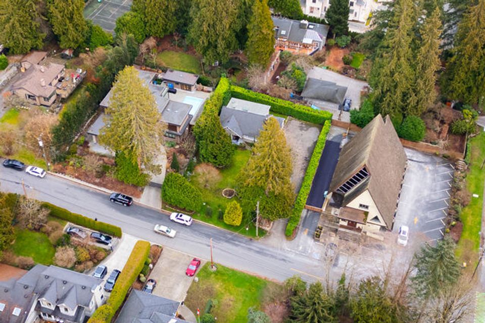 044 at 1310 29th Street, Altamont, West Vancouver