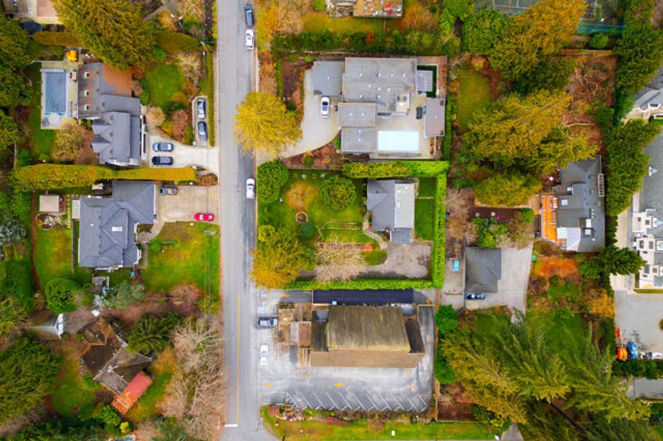 048 at 1310 29th Street, Altamont, West Vancouver